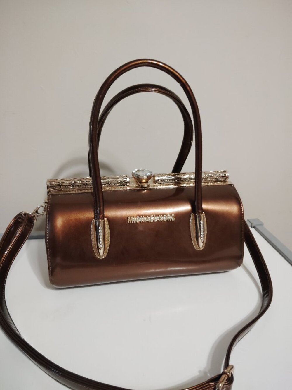 Michael Kors Brown Patent Sachel Elegant gold -Tone Handbag - Picture 2 of 6